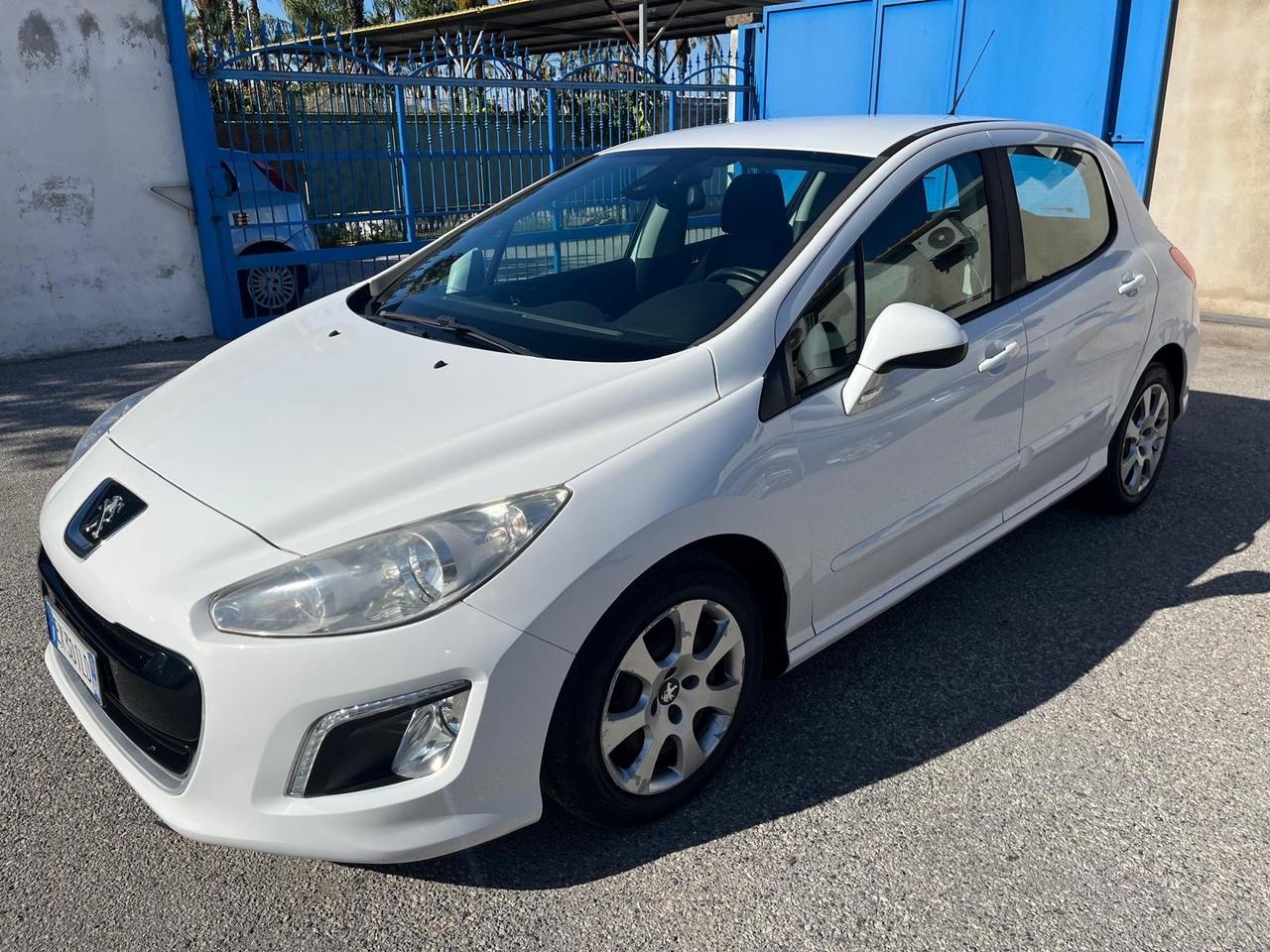 Peugeot 308-5P-1.6 hdi-full opt-12/2011