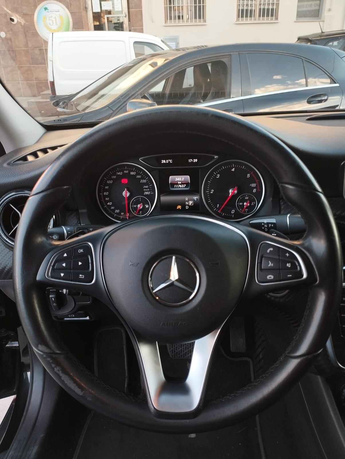 Mercedes-benz GLA 200 d Automatic Business