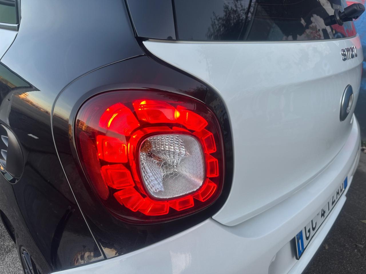 SMART FORFOUR 90CV AUT+F1+LED+TETTO+B.SHAFT