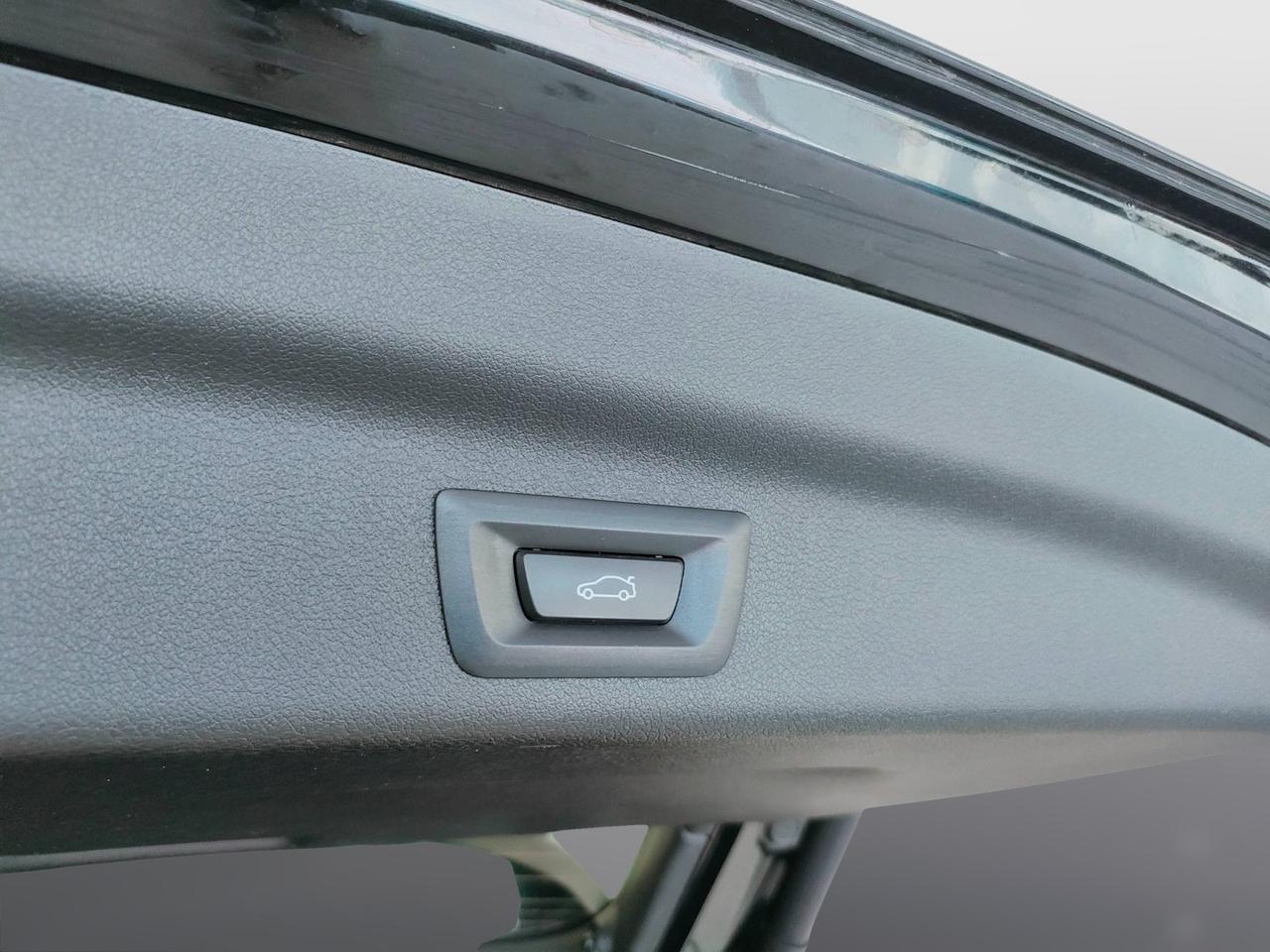 BMW X1 U11 - X1 sdrive18d X-Line auto