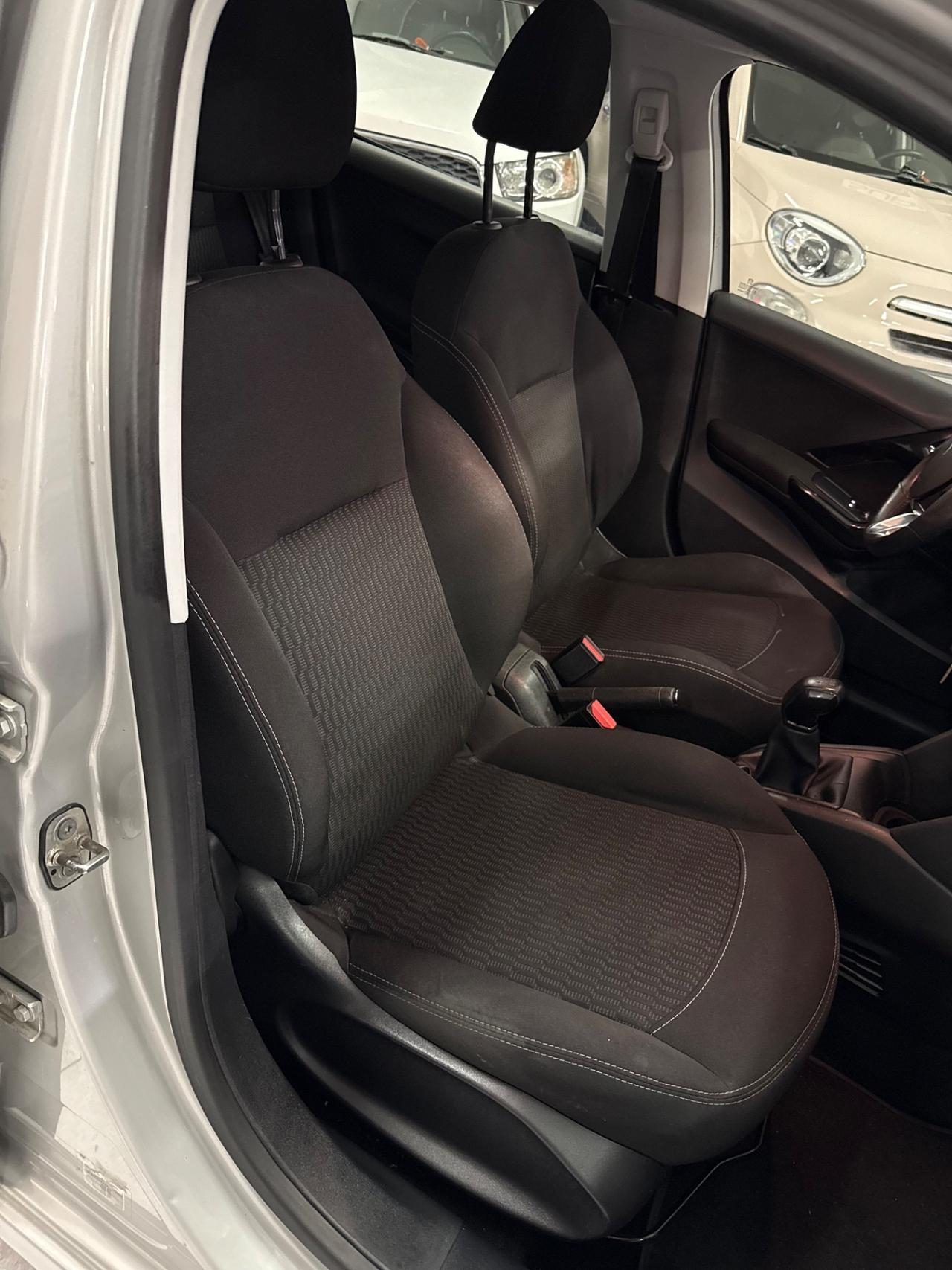 Peugeot 208 puretech 82 5p GPL ALLURE