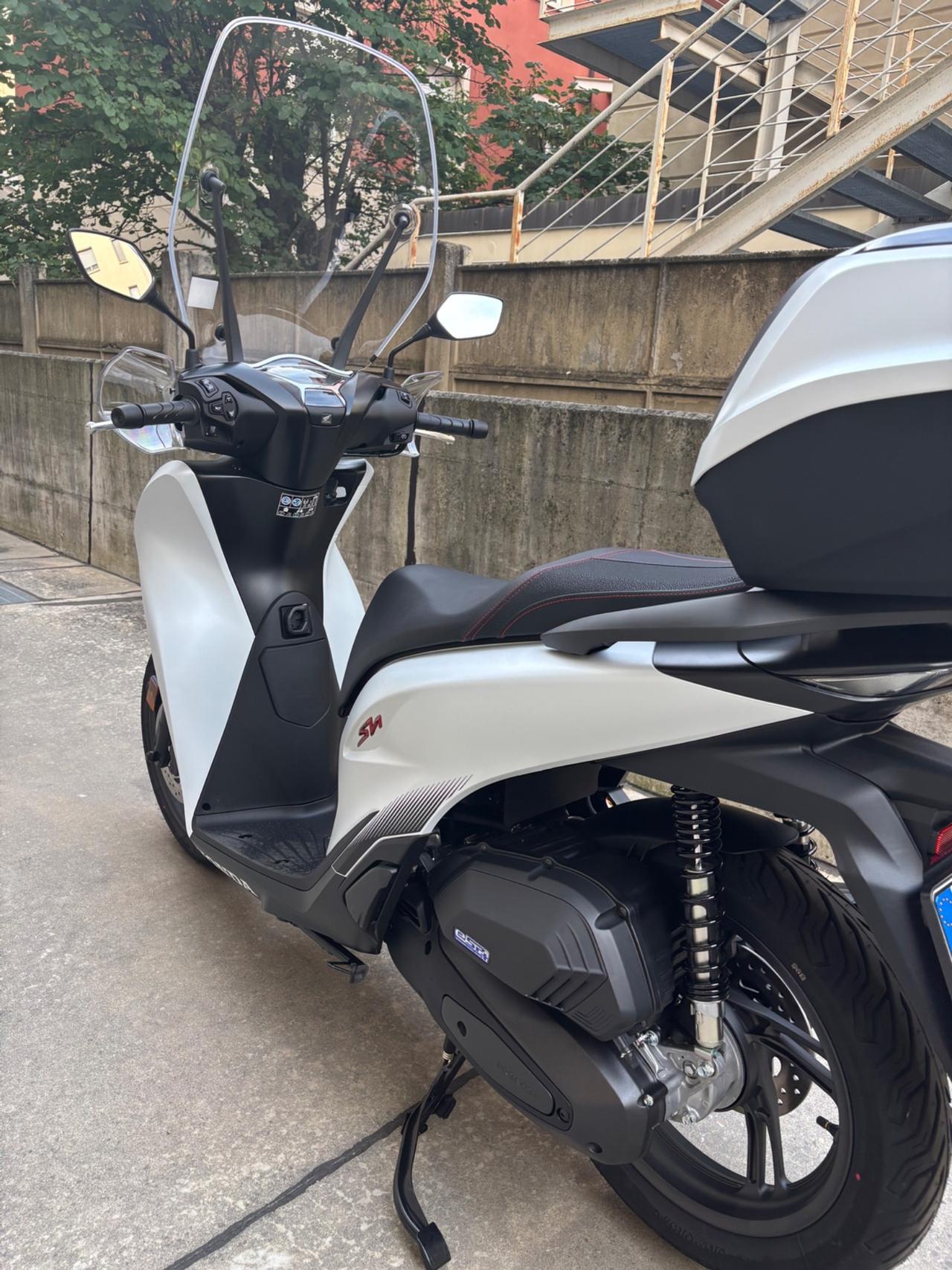 Honda SH 125 Sport Matt Pearl Cool White NUOVO