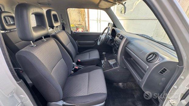 SUZUKI Jimny 1.3i 16V cat 4WD JX