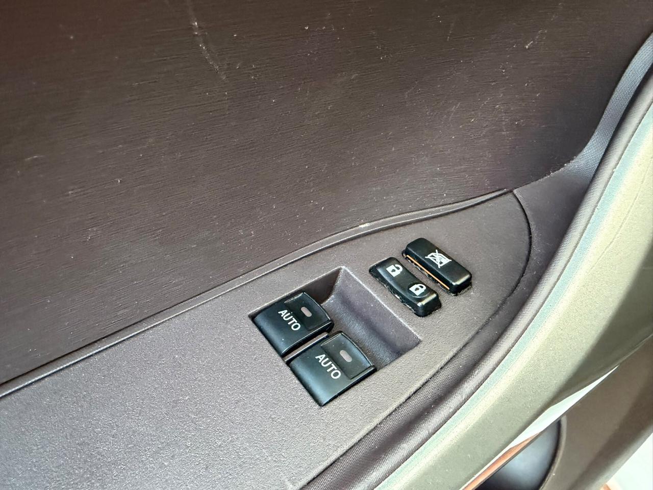 Toyota iQ 1.0 68 Cv Keyless - Cerchi in lega - Comandi