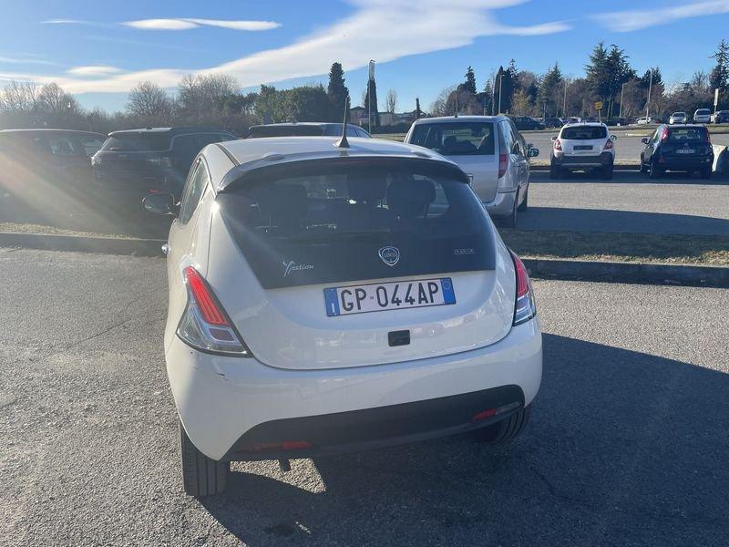 Lancia Ypsilon 1.0 FireFly 5 porte S&S Hybrid Gold