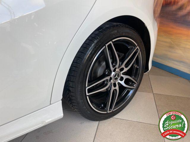 MERCEDES-BENZ A 180 d Auto Premium AMG *TETTO