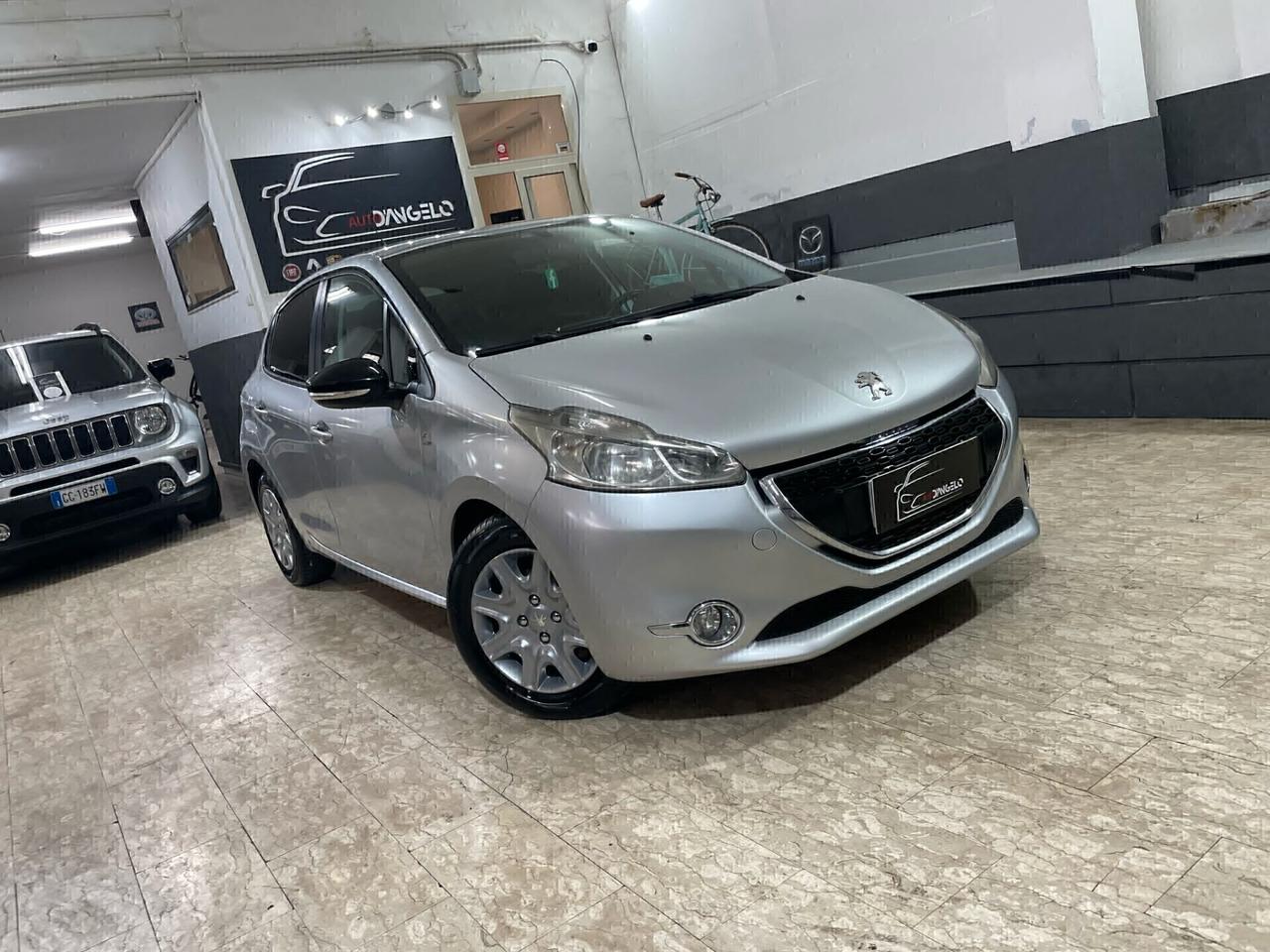 Peugeot 208 1.4 HDi 68 CV 5 porte Allure