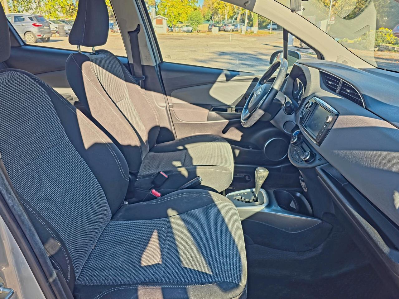 Toyota Yaris 1.5 Hybrid 5 porte Active 2017-E6B Automatico NEO