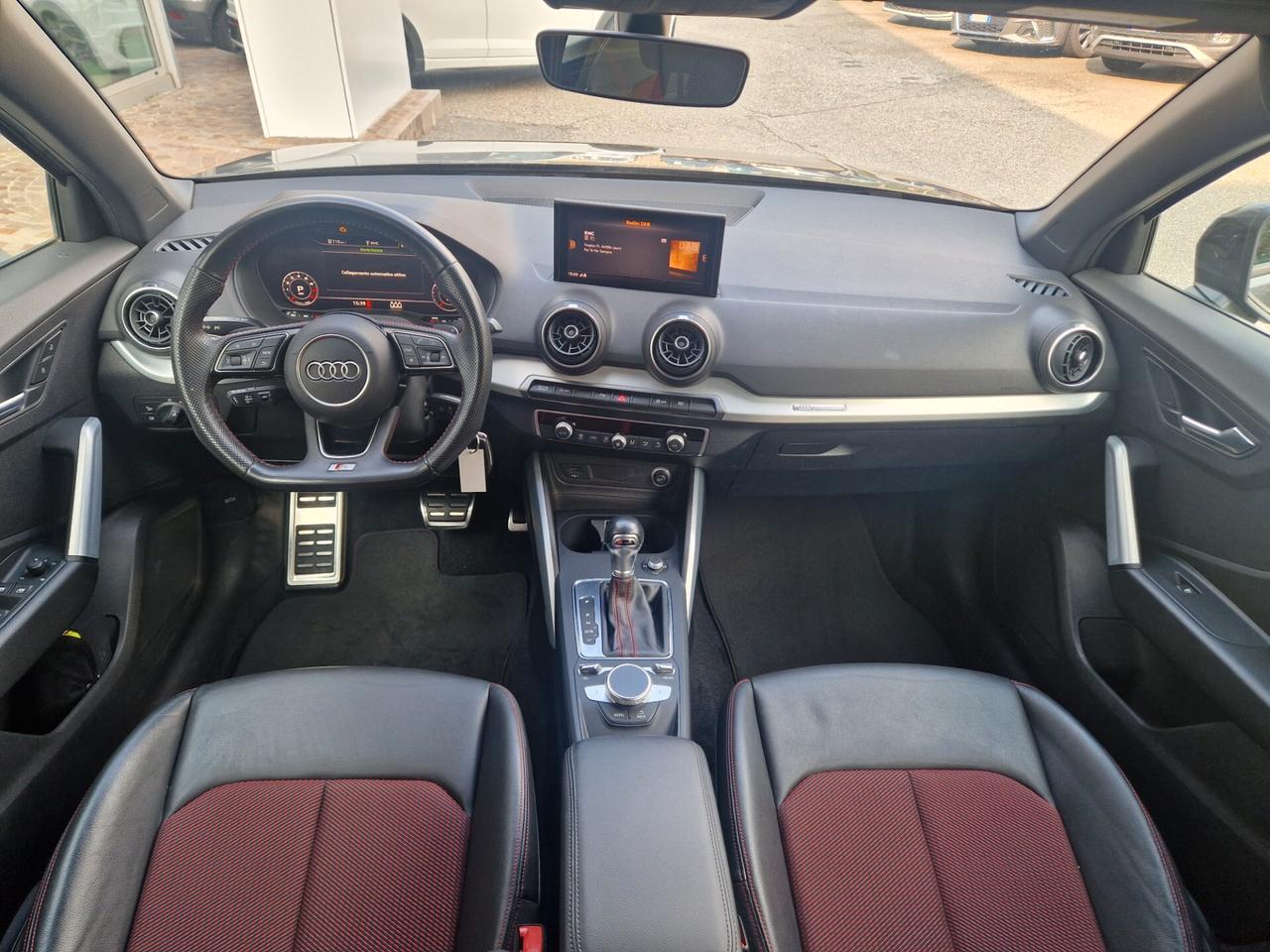 Audi Q2 35 TFSI S tronic Identity Black