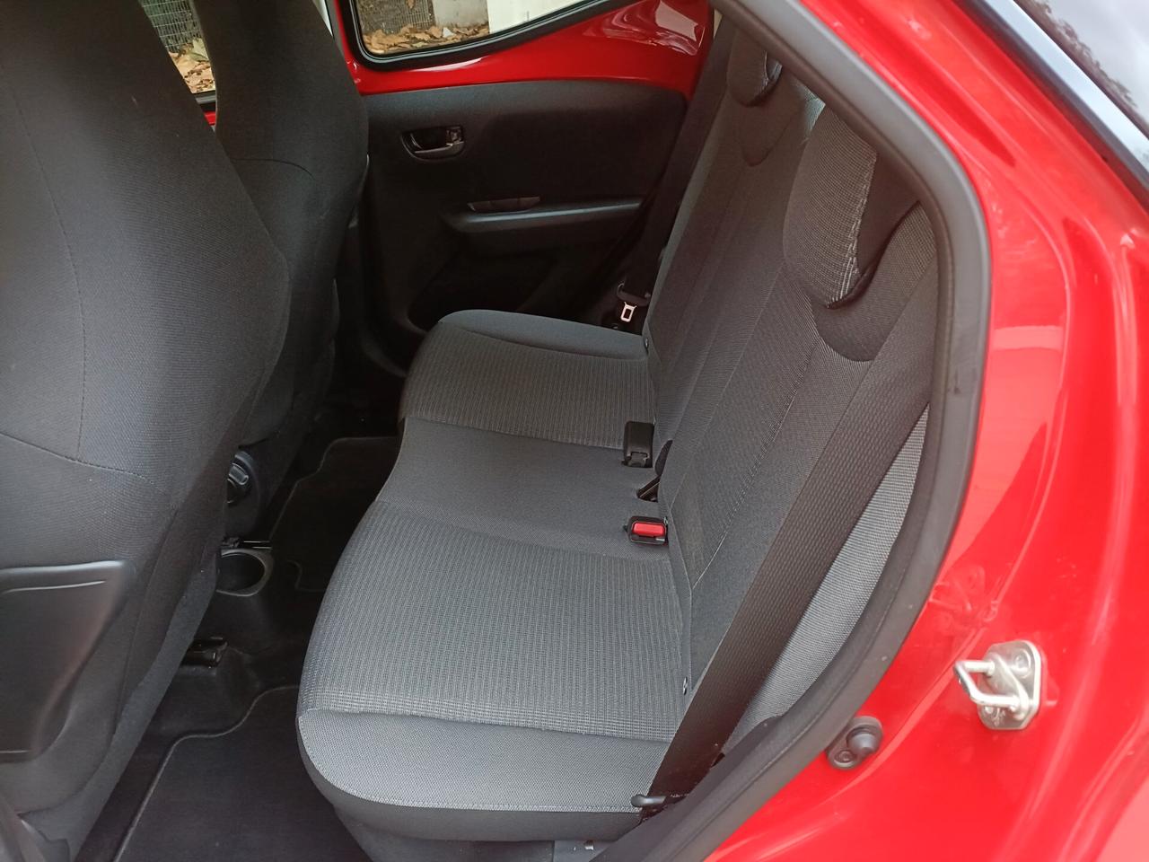 Toyota Aygo Connect 1.0 VVT-i 72 CV 5 porte x-play