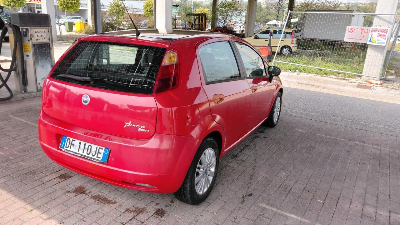 Fiat Grande Punto 1.3MJT 90 5p.Van Dynam. 4pt