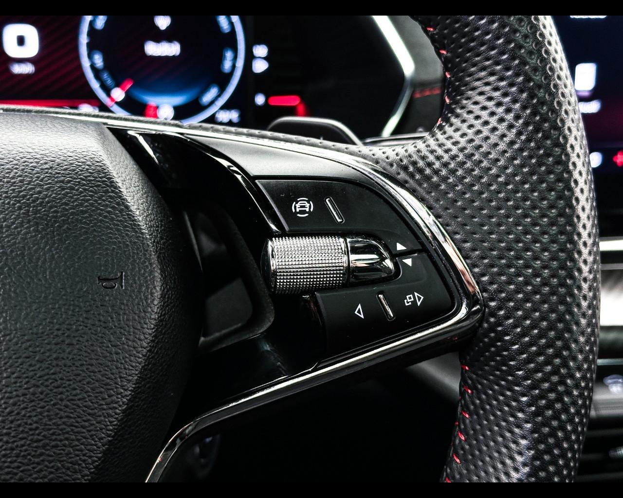 SKODA Octavia 2.0 TDI EVO SCR 200 CV DSG 4x4 Wagon RS