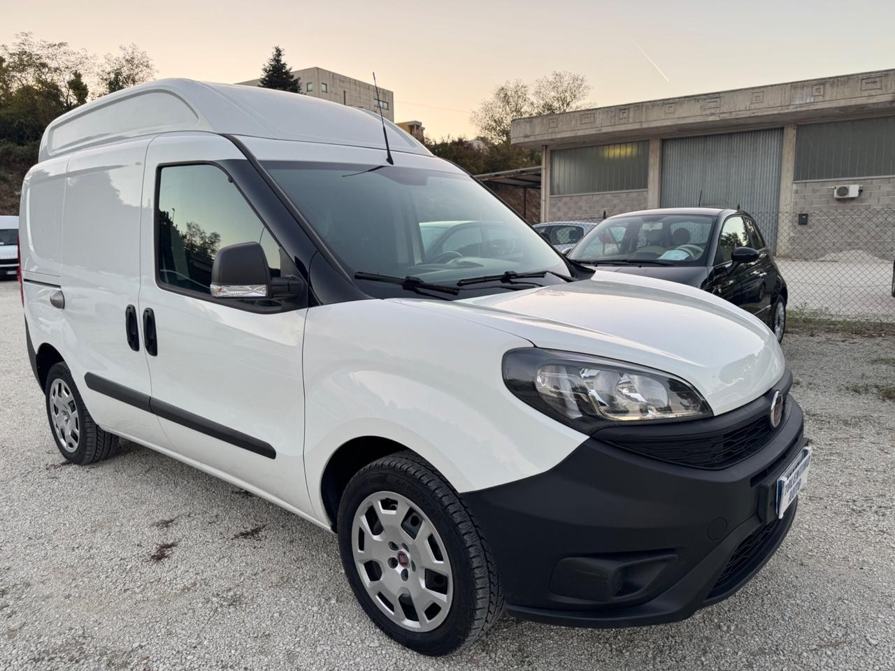 Fiat Doblò 1.4 N.P120Cv 3 posti tetto alto pedana carico