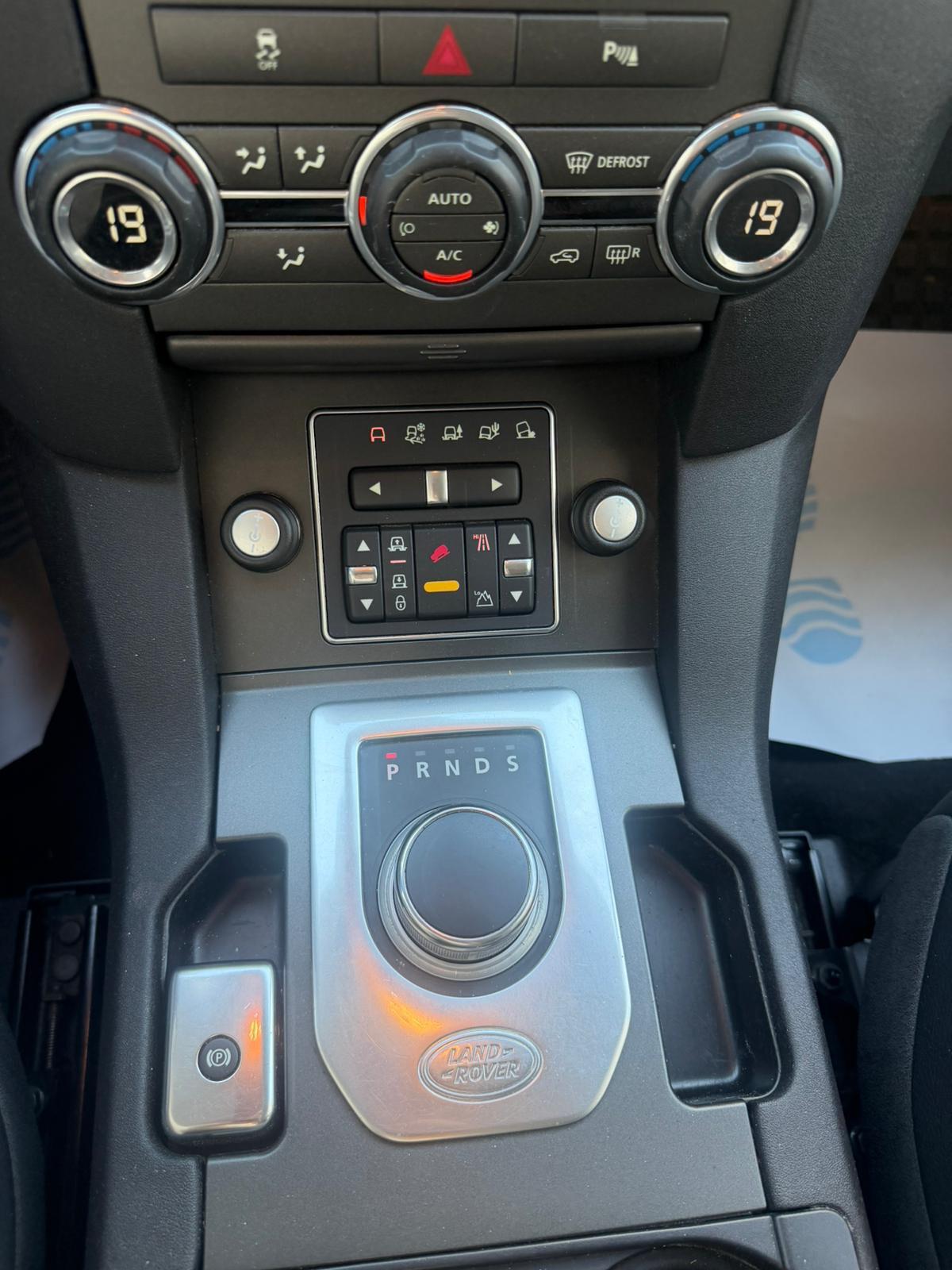 Land Rover Discovery 4 3.0 TDV6 211CV S 7 posti