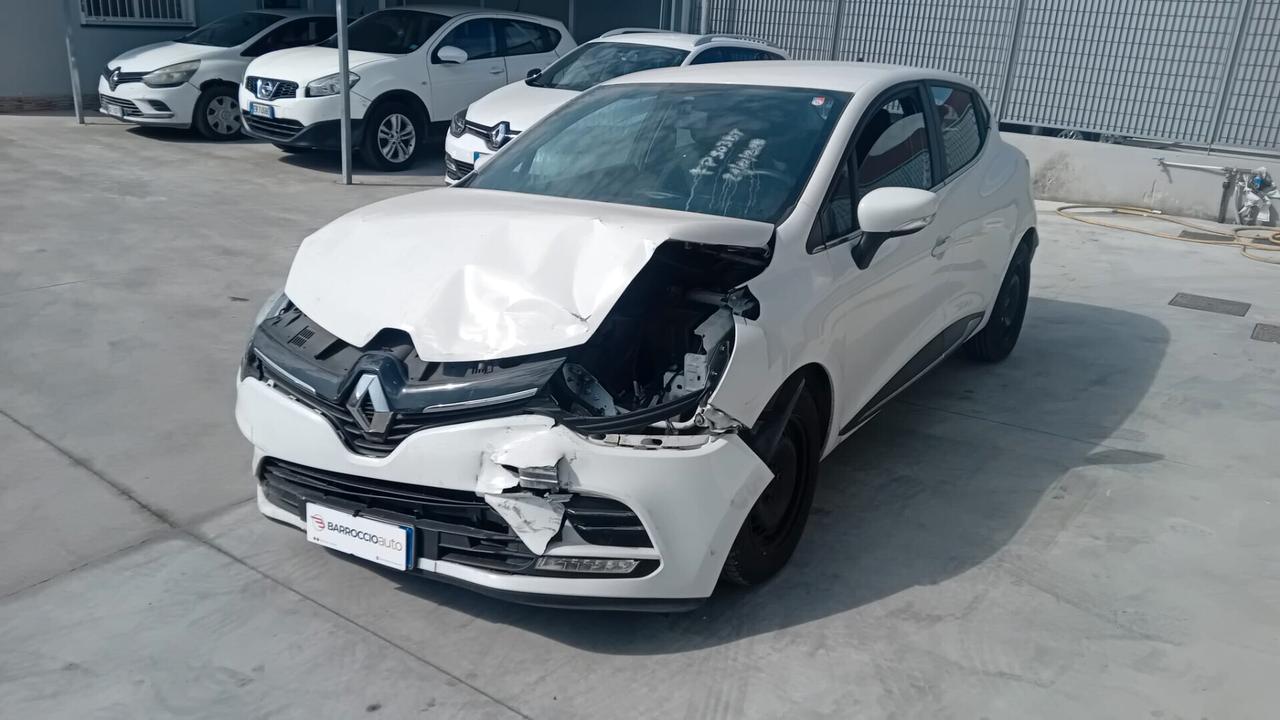 Renault Clio dCi 8V 75CV Start&Stop POCO SINISTRATA