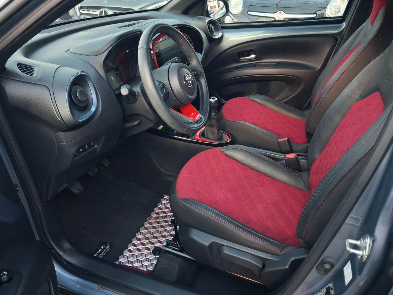 Toyota Aygo X 1.0 Undercover 72cv Jun Takahashi