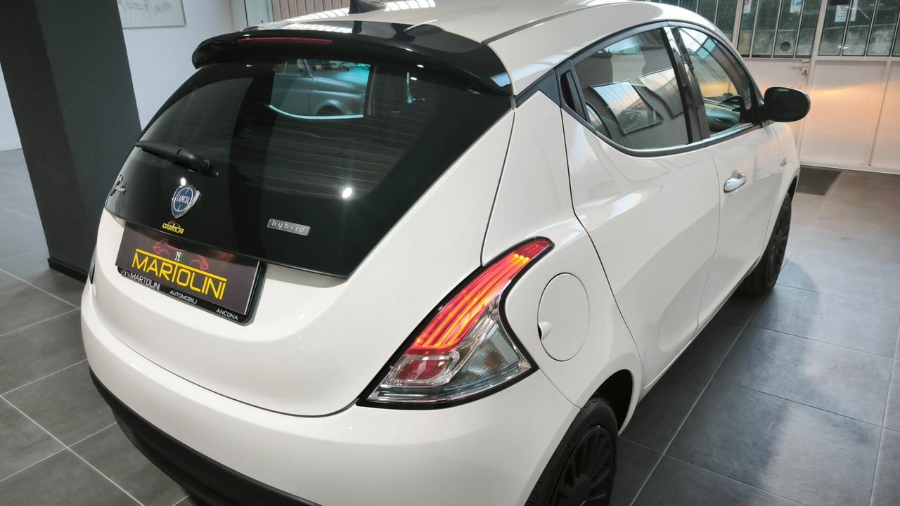 Lancia Ypsilon 1.0 FireFly 5 porte S&S Hybrid Silver Plus