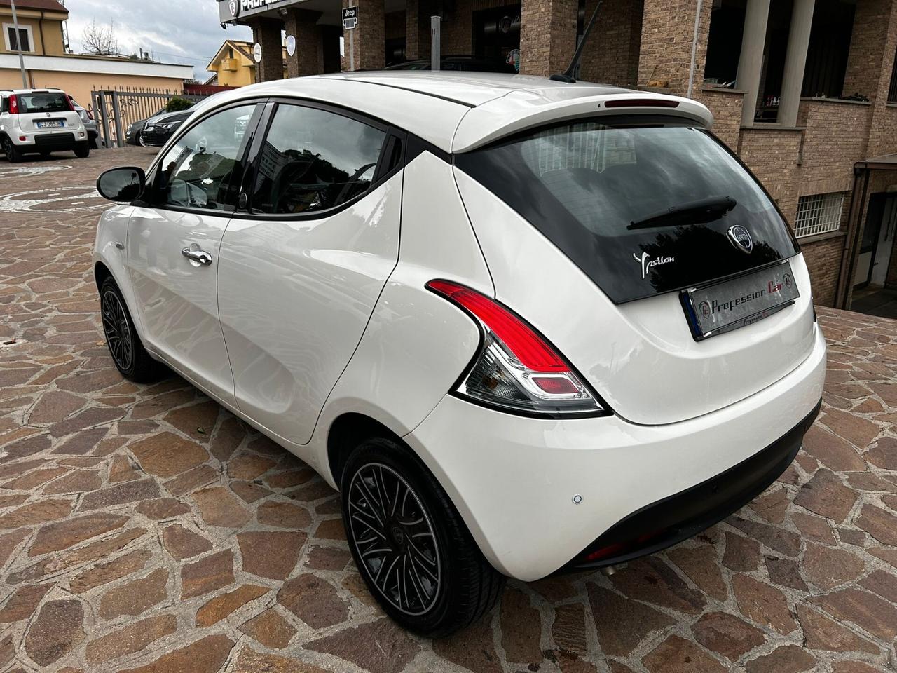 Lancia Ypsilon 1.2 69 CV 5 porte GPL Ecochic Gold