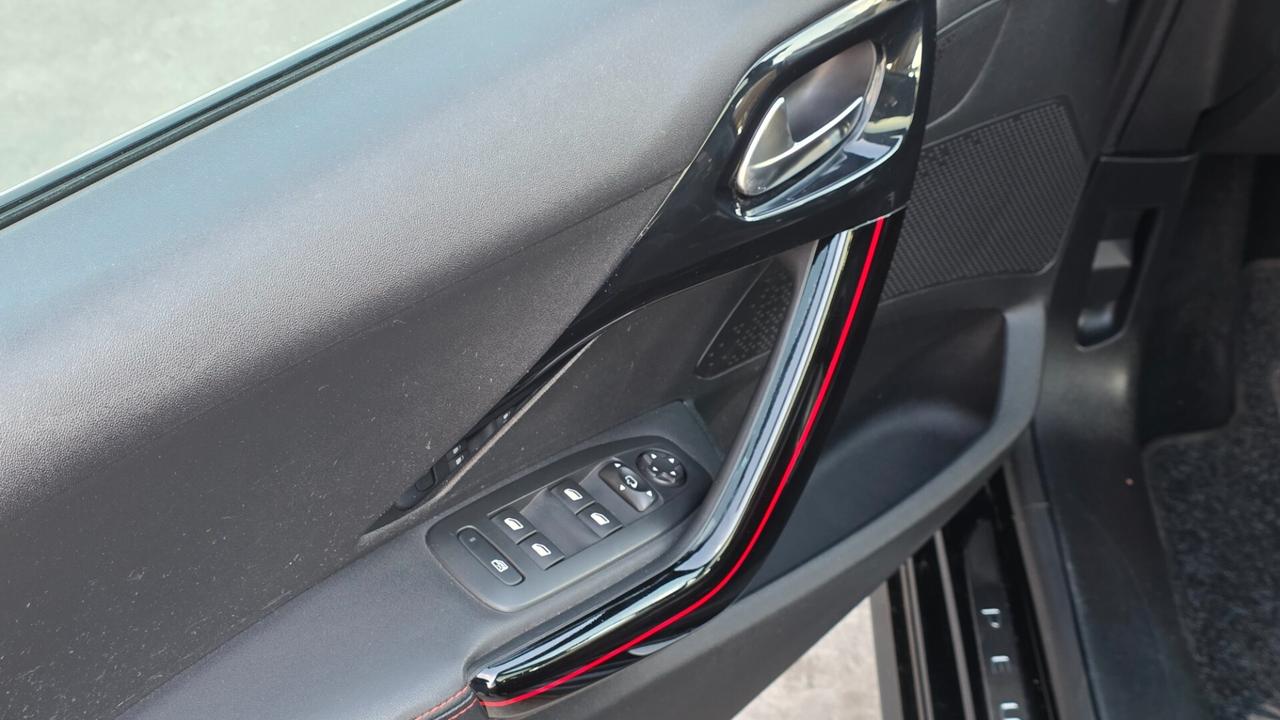 Peugeot 208 BlueHDi 100 5 porte GT Line