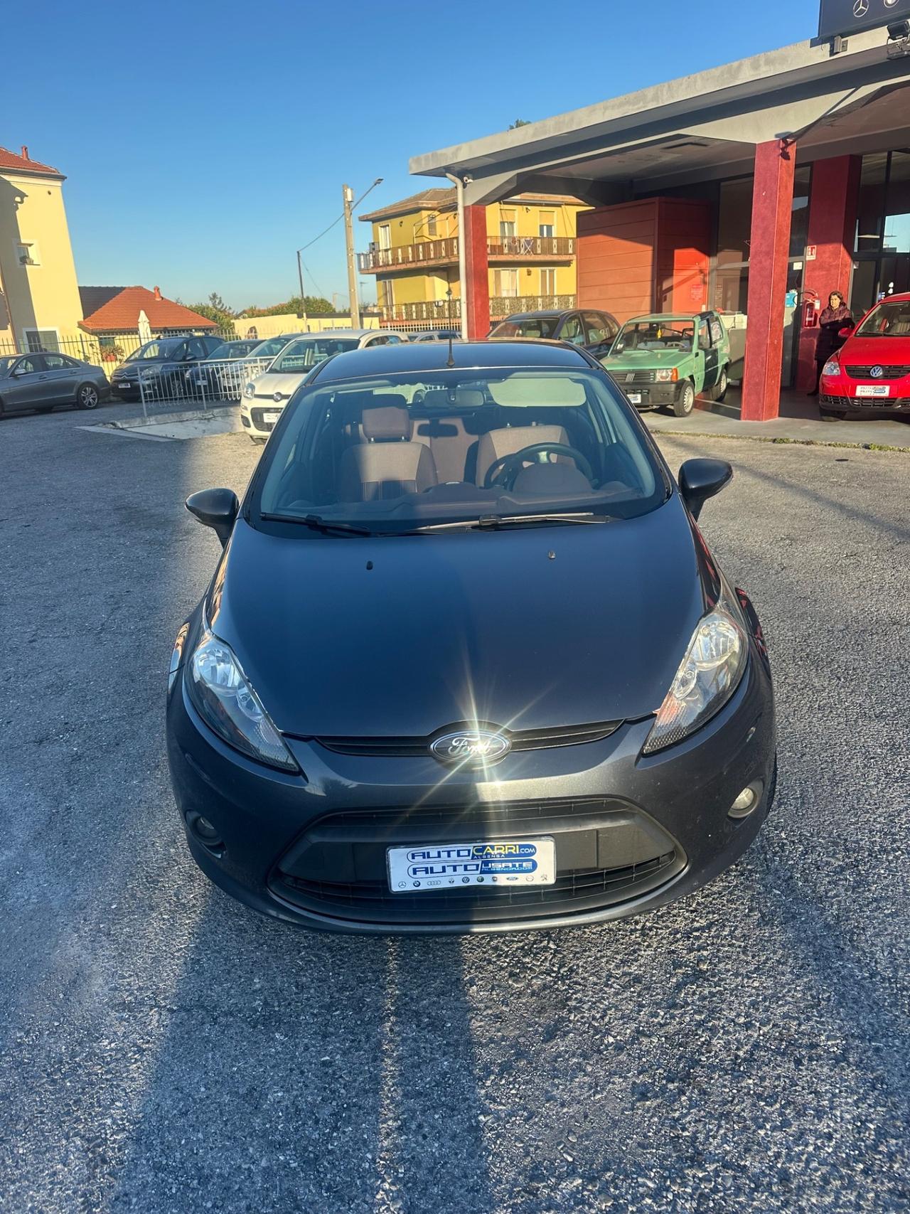 Ford Fiesta 1.4 5 porte Titanium