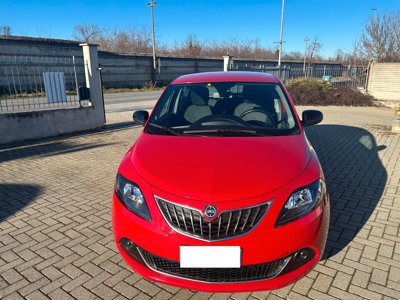 Lancia Ypsilon 1.0 FireFly 5 porte S&S Hybrid Silver