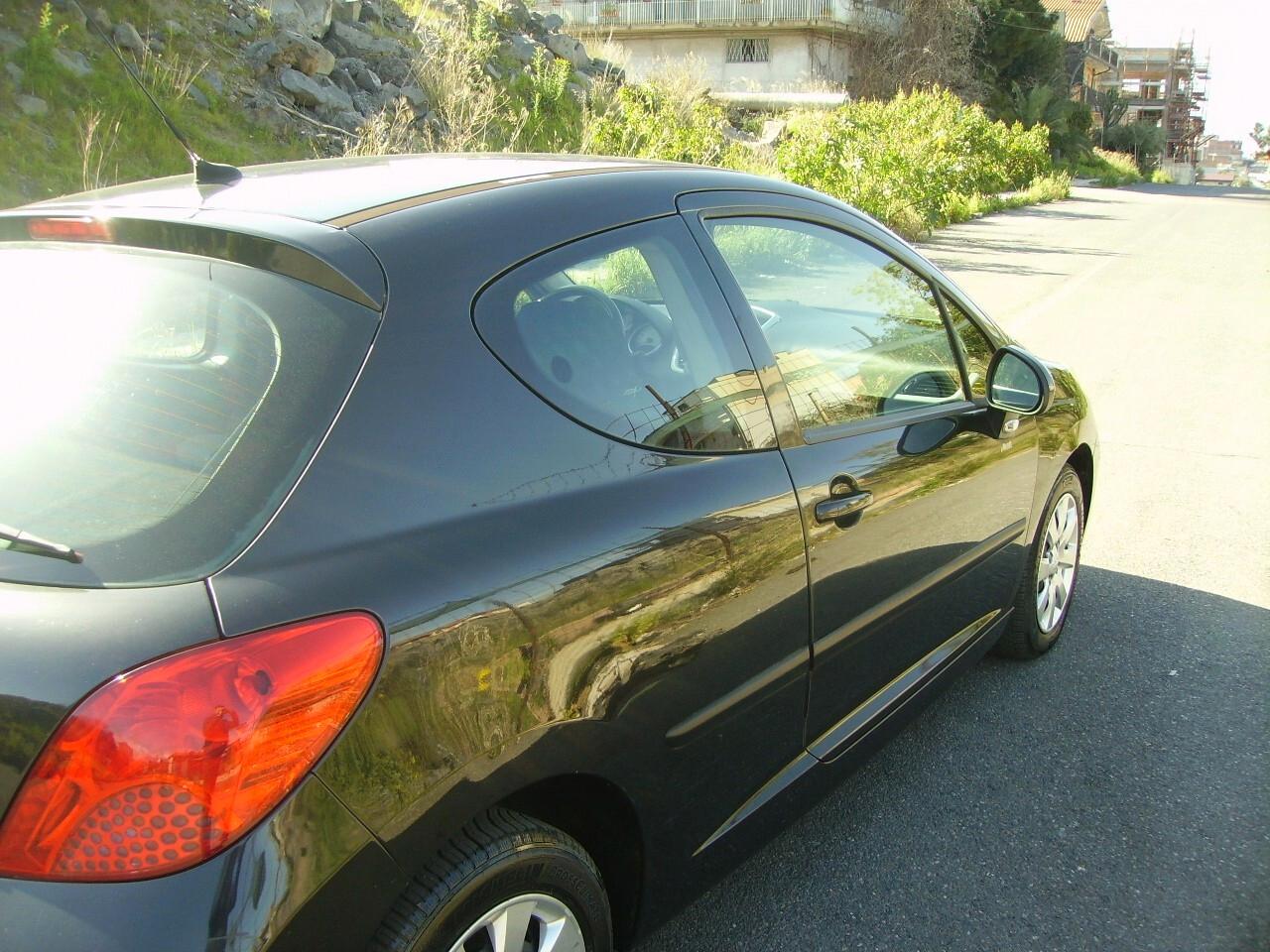 Peugeot 207 1.4HDI A-F-F-A-R-O-N-E 2007