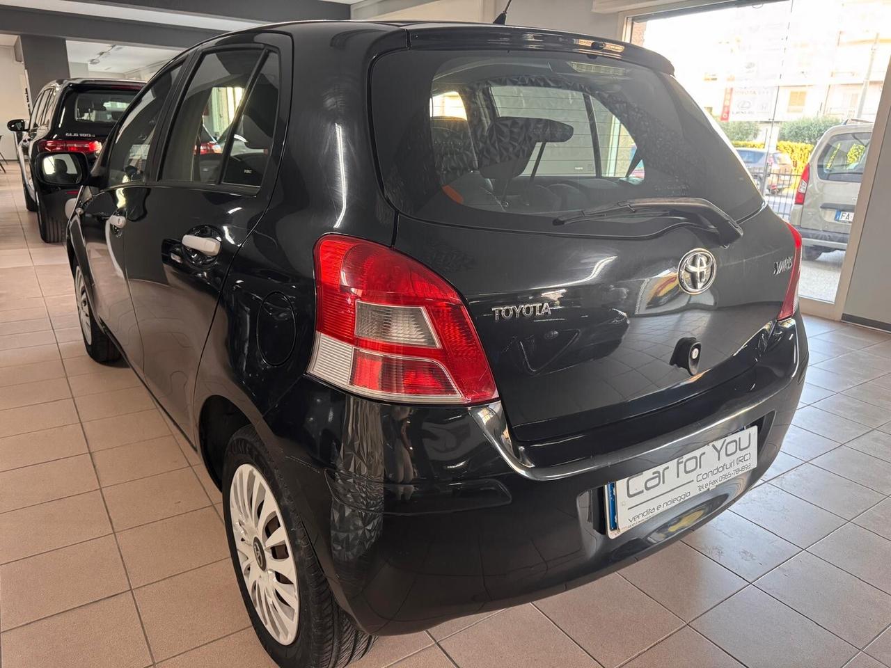 Toyota Yaris 1.0 5 porte Now