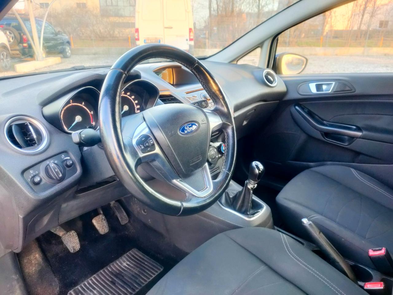 Ford Fiesta 1.5 TDCi 75CV 5 porte Business NEOPATENTATI