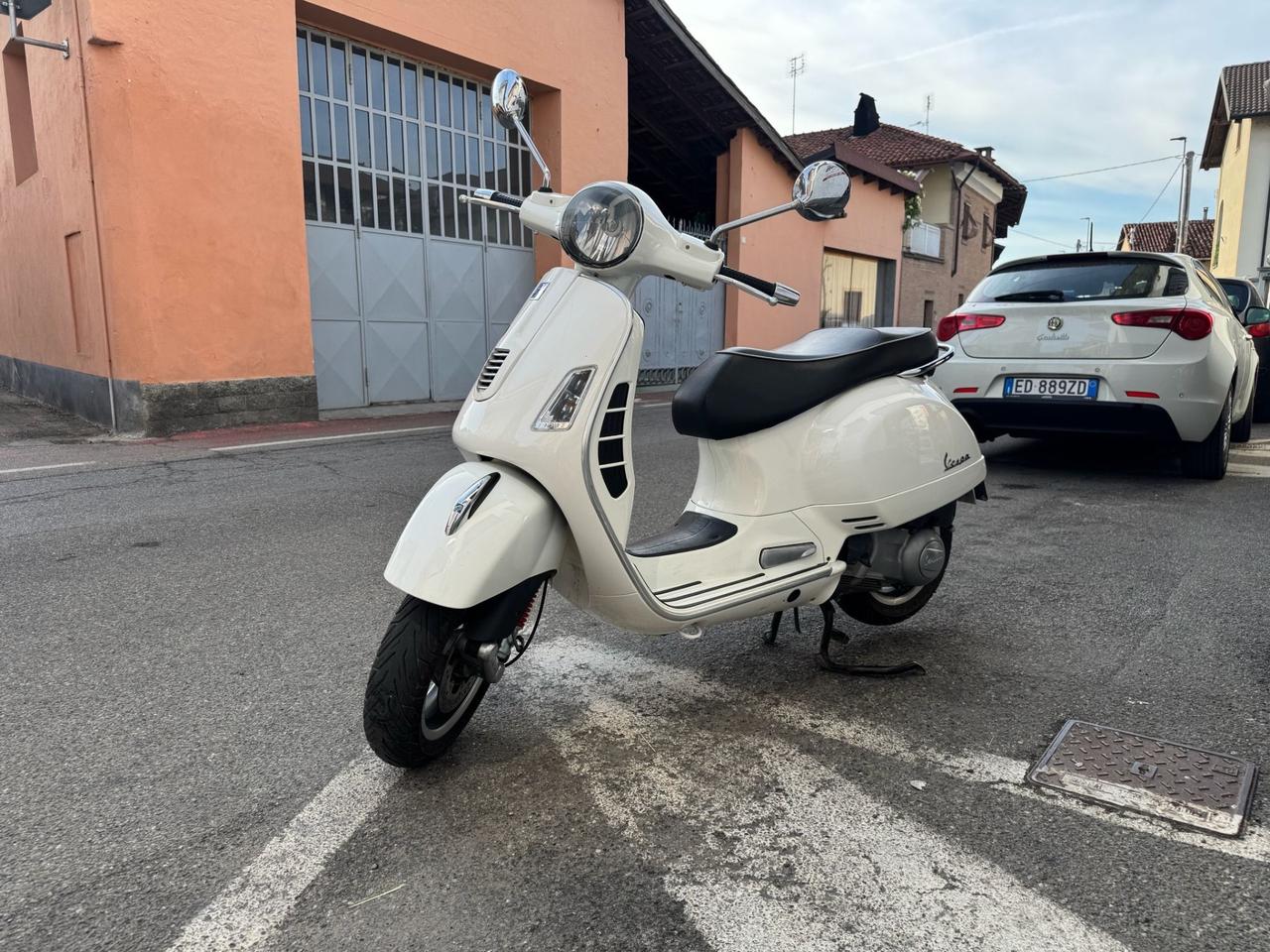 Vespa GTS 300
