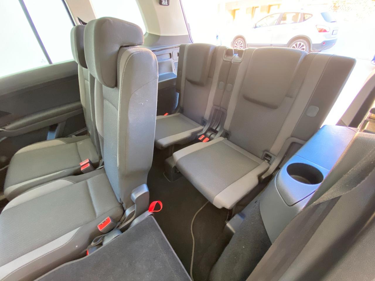 VOLKSWAGEN TOURAN 1.6 TDI COMFORTLINE 7 POSTI