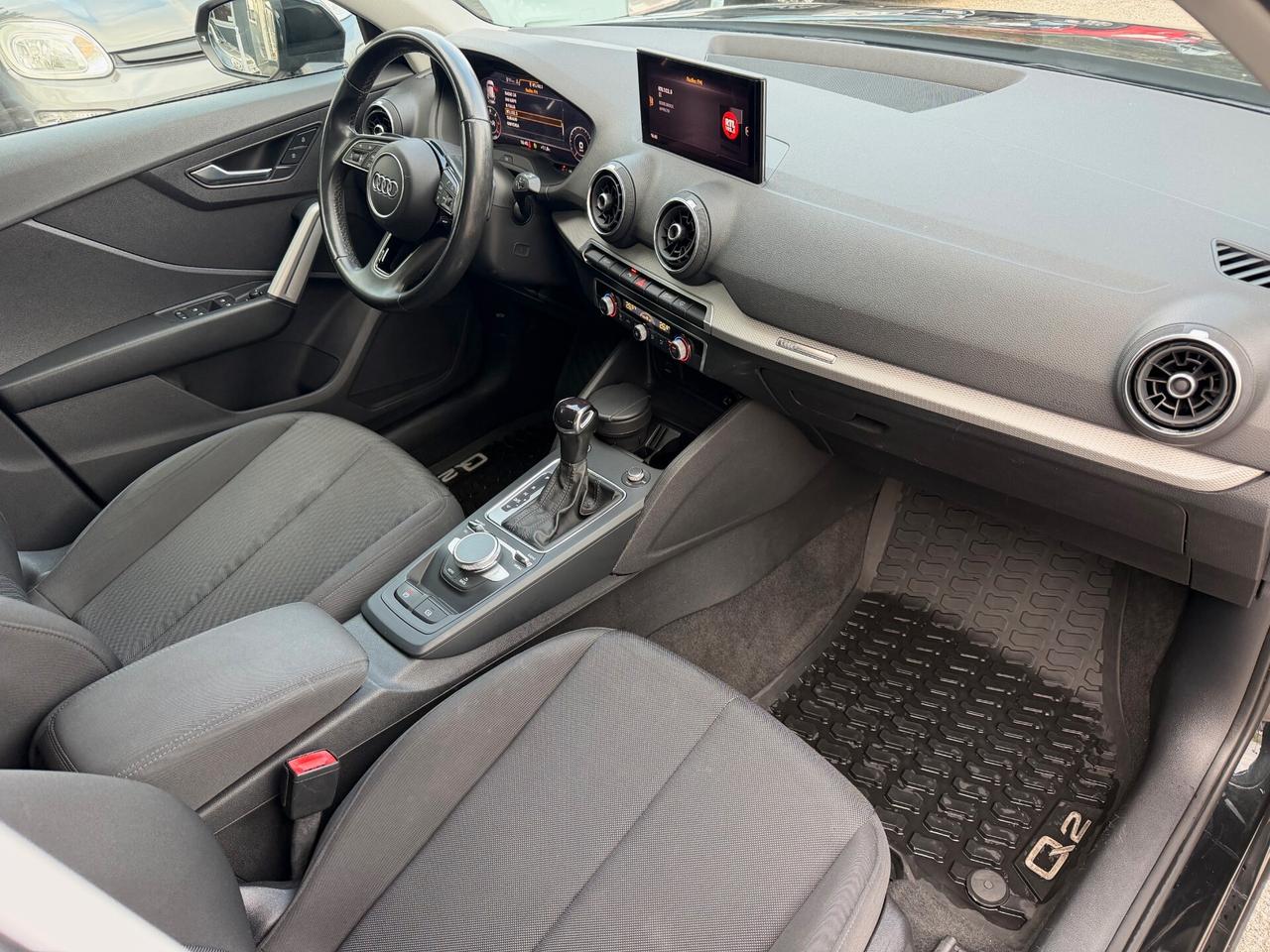 Audi Q2 30 TDI 116CV S-tronic Identity Black