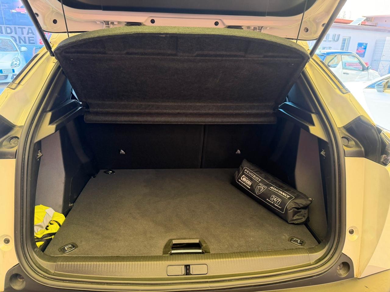 Peugeot 2008 1.2cc benzina 12 mesi garanzia-2023