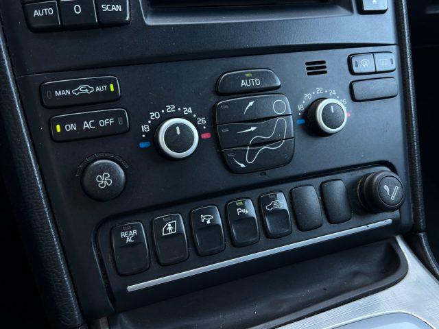 VOLVO XC90 2.4 D5 185 CV AWD Momentum 7 Posti