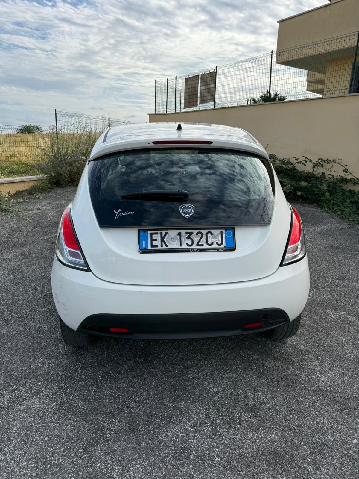 Lancia Ypsilon 1.2 69 CV Unyca