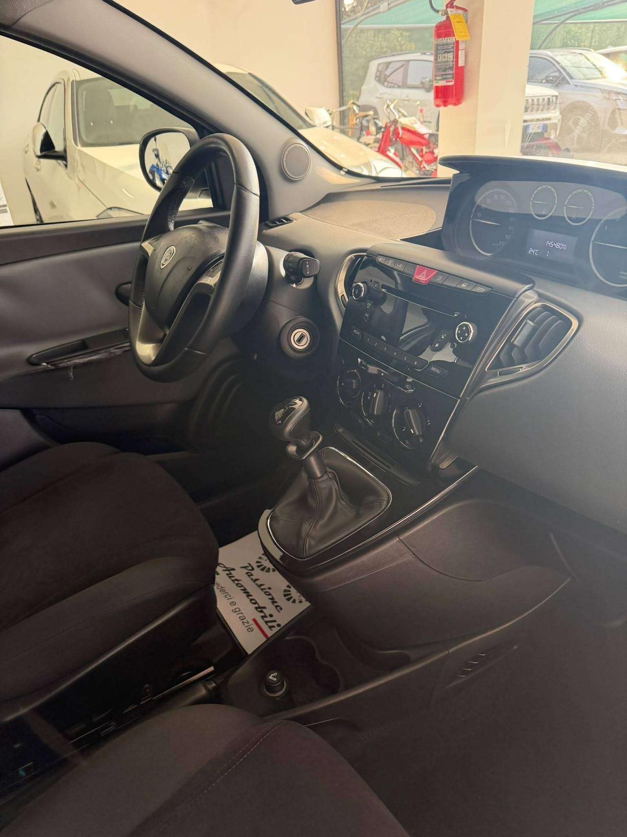 Lancia Ypsilon Ypsilon III 1.2 8v Gold c/CL 69cv E
