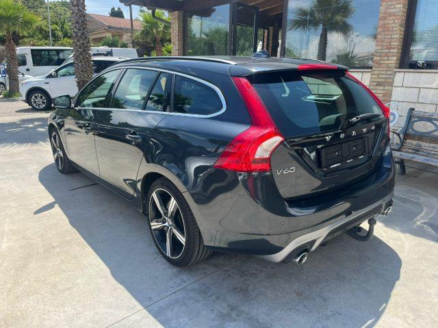 VOLVO V60 D2 2.0 R-design