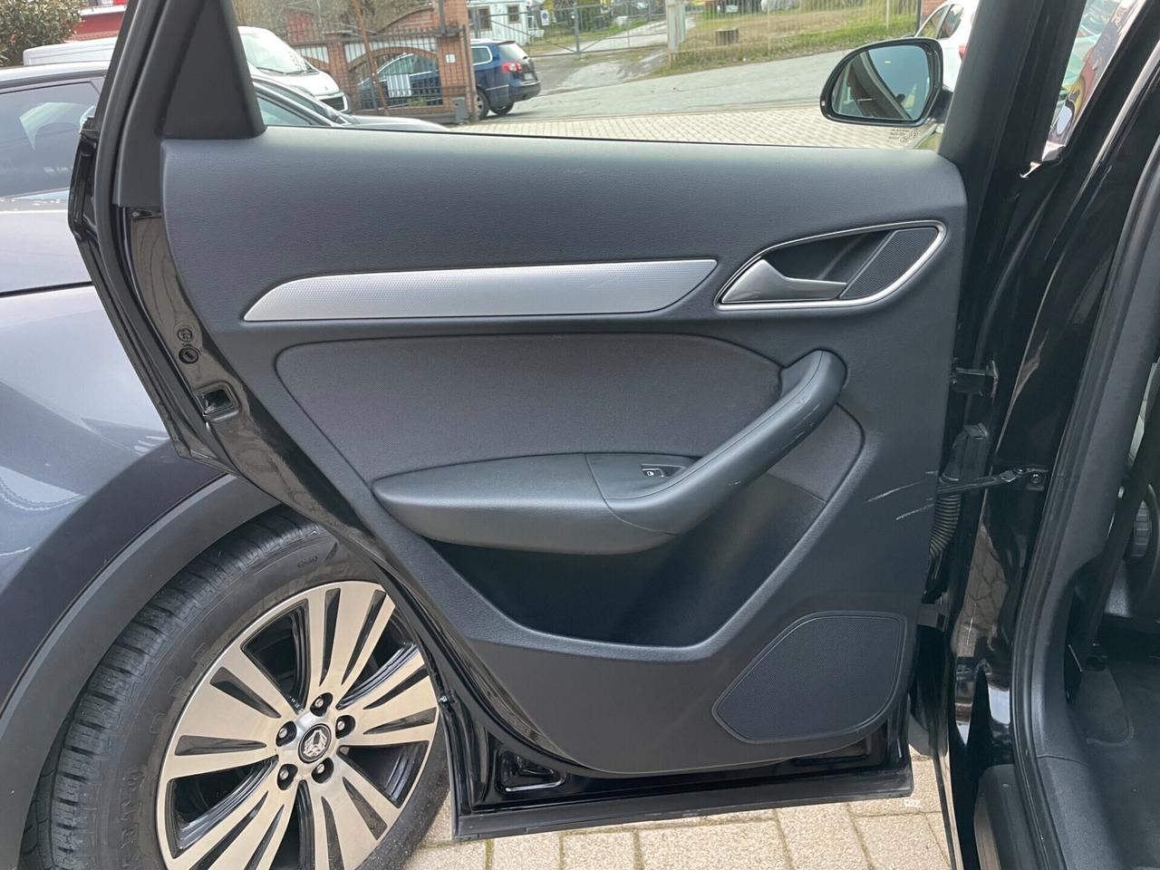 Audi Q3 2.0 TDI /140 CV / AUTO PERFETTA