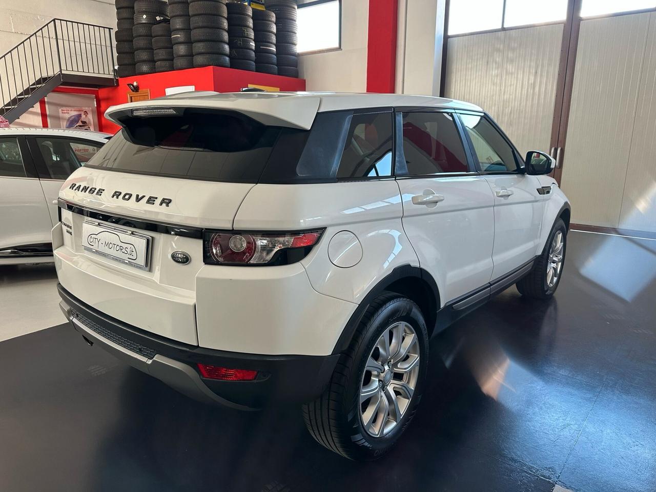 Land Rover Evoque 2.2 Sd4 5p. Pure