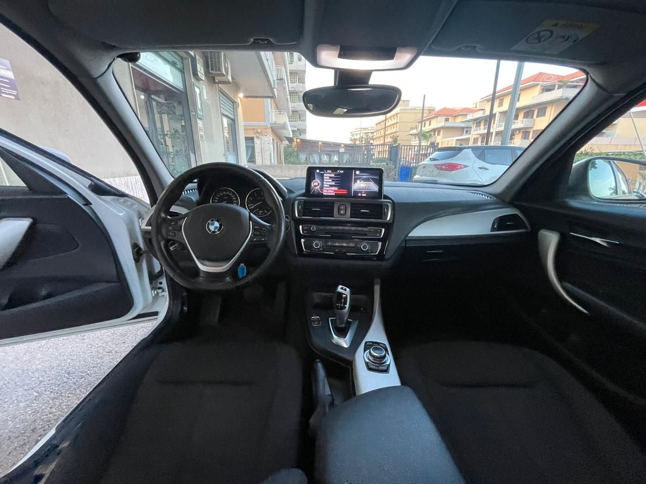 Bmw 118 118d 5p. Advantage