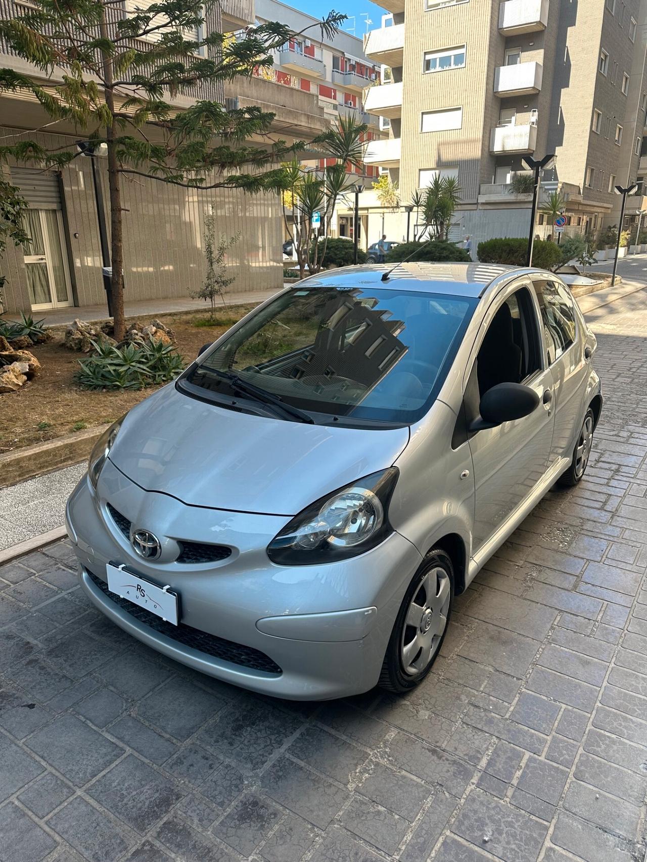 Toyota Aygo 1.0 12V VVT-i 5 porte Now