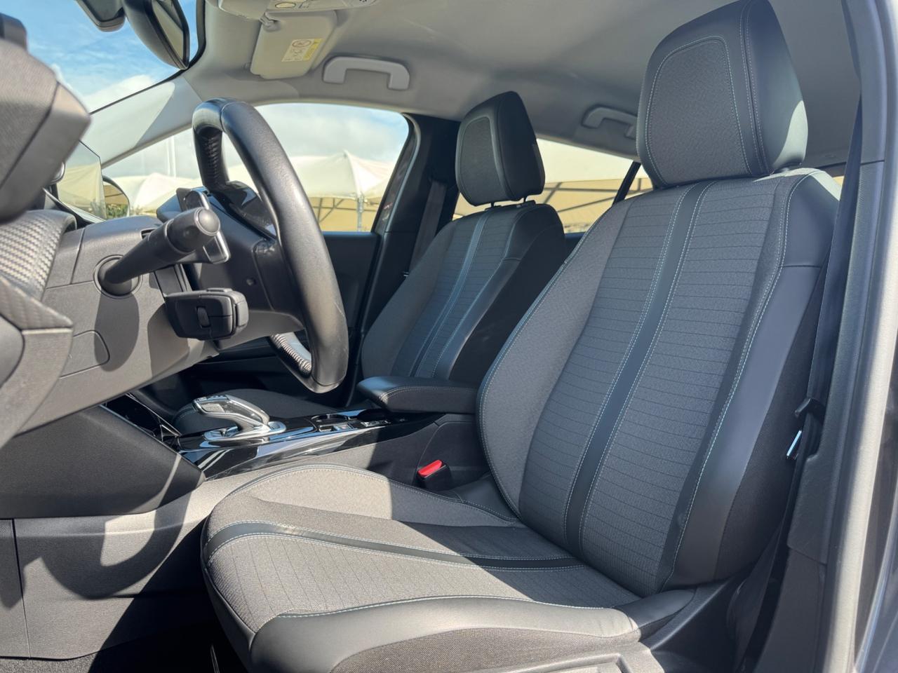 Peugeot 2008 BlueHDi 130 S&S EAT8 Allure