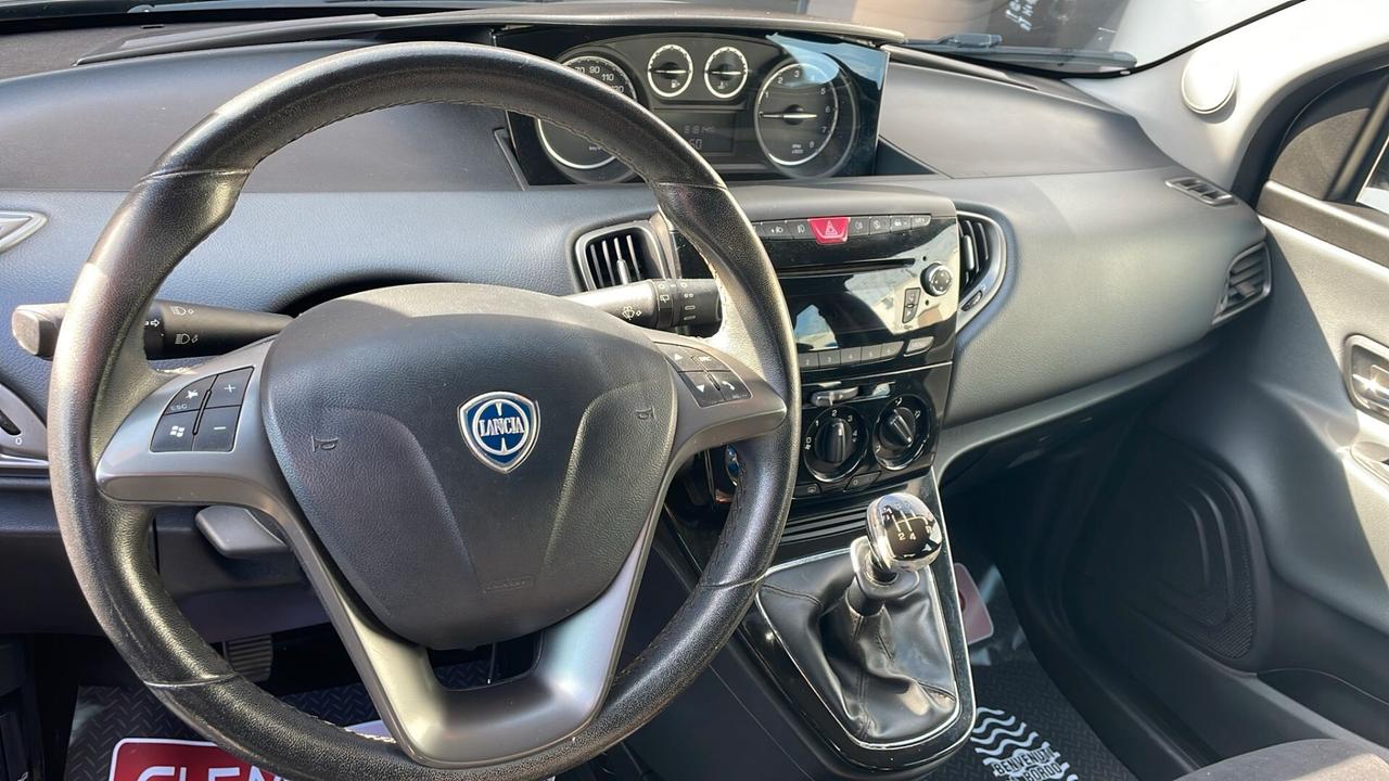 Lancia Ypsilon 0.9 TwinAir 85 CV 5 porte S&S Gold