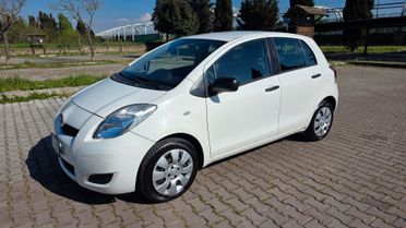 Toyota Yaris 1.0 5 porte Now