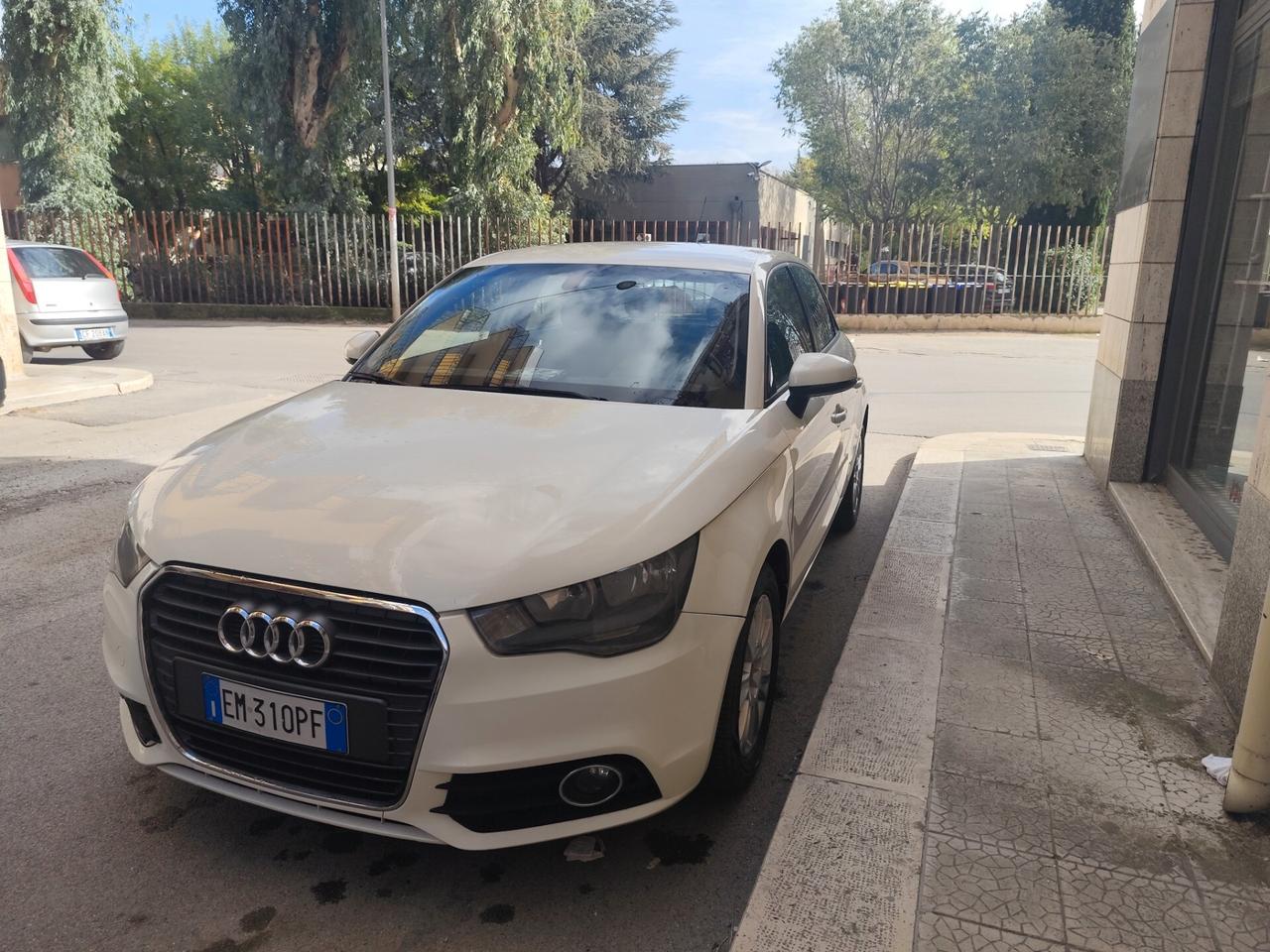 Audi A1 SPB 1.6 TDI Ambition 105Cv Tagliandi Audi