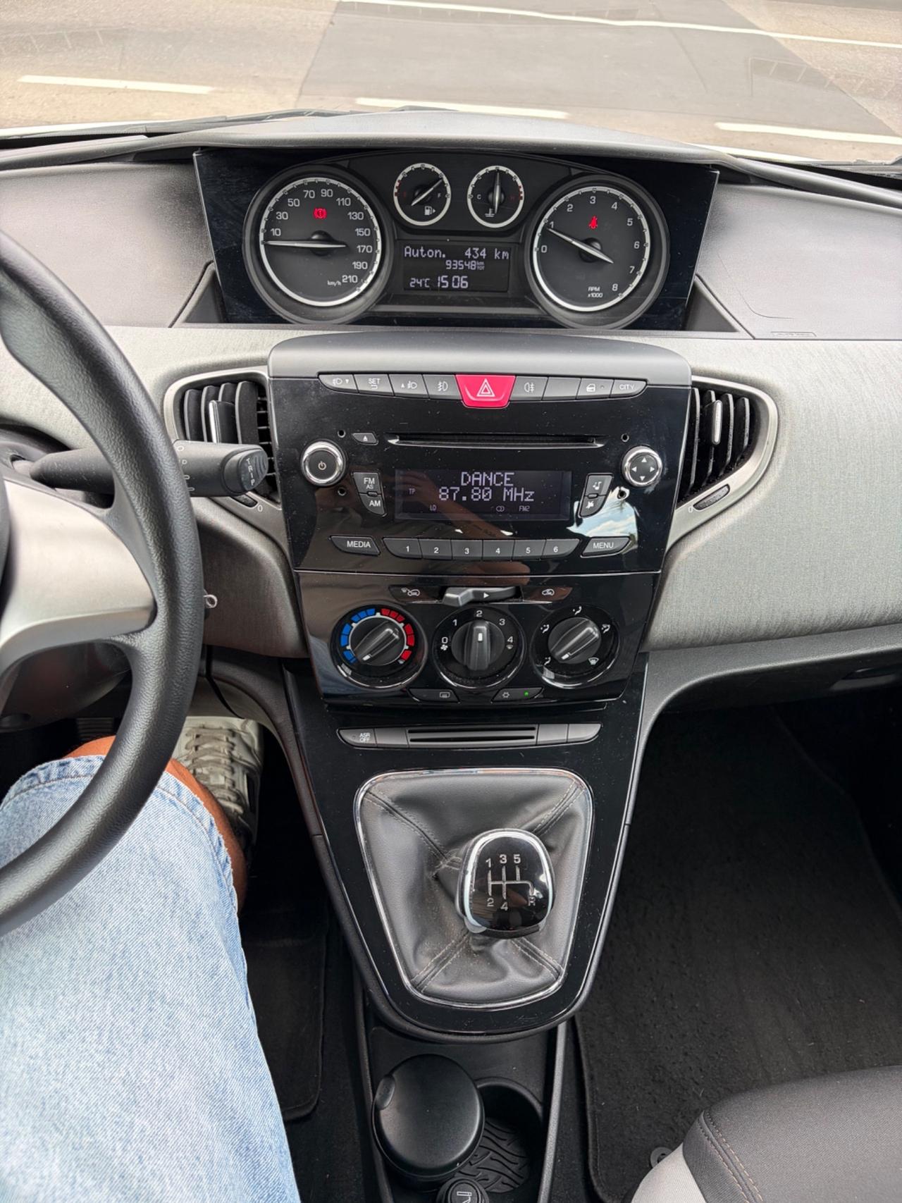 Lancia Ypsilon 1.2 69 CV 5 porte S&S Silver