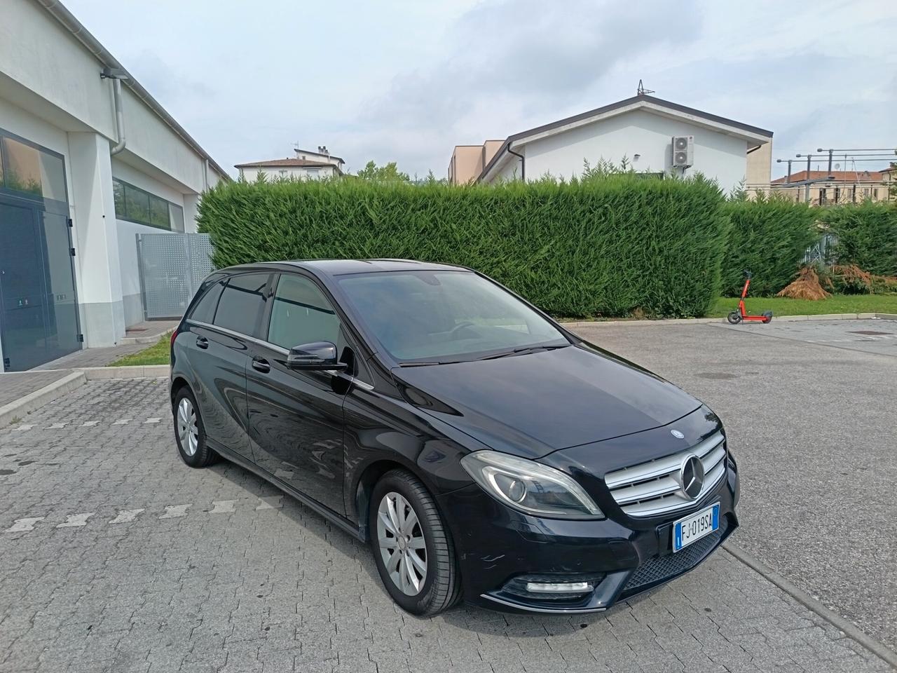 Mercedes-benz B 180 CDI Premium ok neo patente