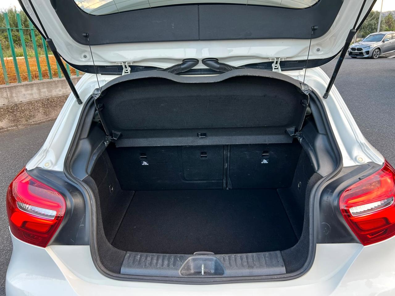 Mercedes-benz A 180 d Automatic Premium AMG LINE