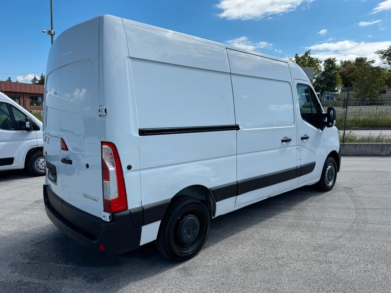 RENAULT Master T35 2.3 dCi 135 14.680 IVA ESCLUSA