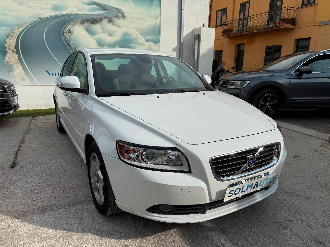 Volvo S40 VOLVO S40 2.0 Summum 145cv