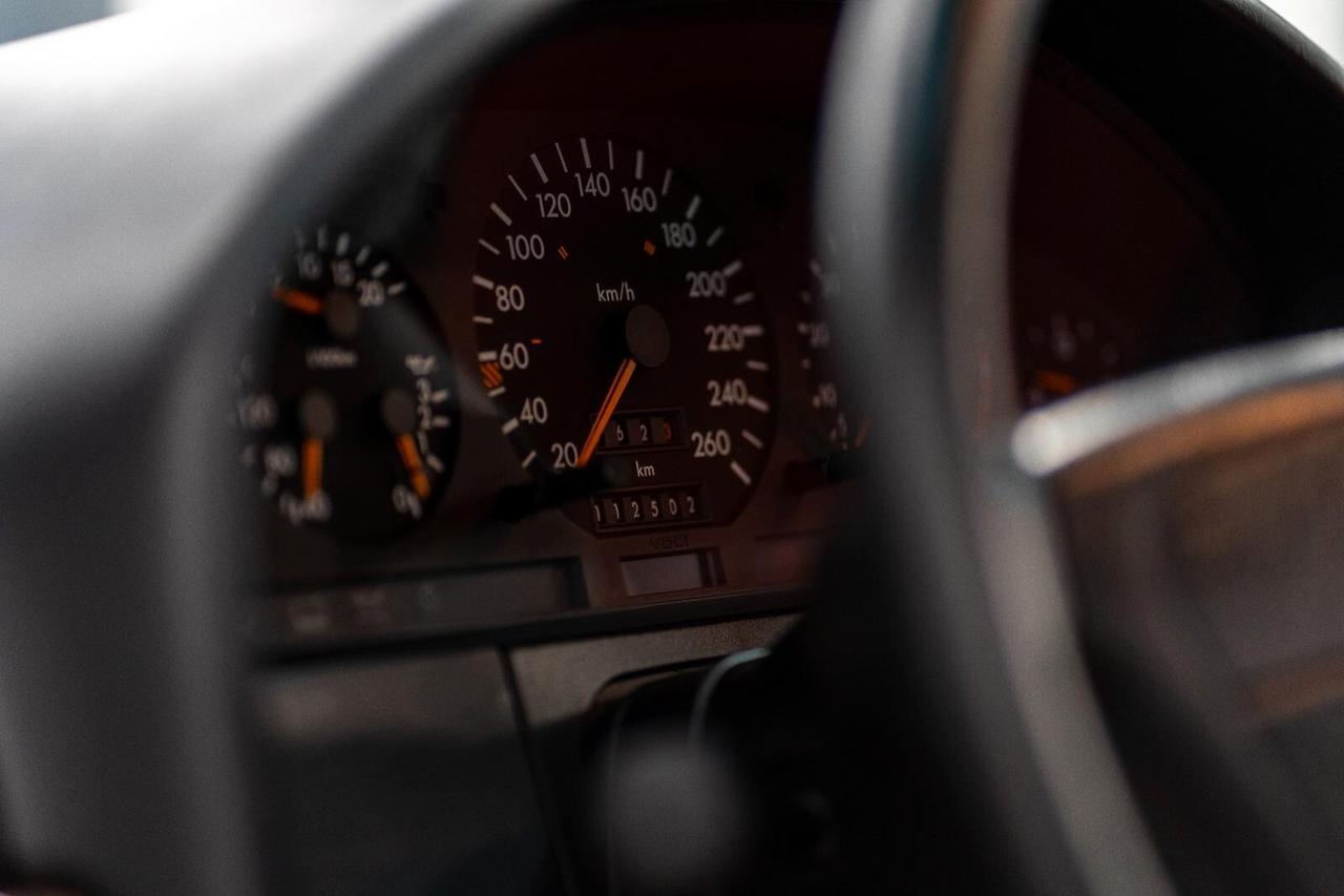 Mercedes-benz S 320 300 SEL 3.2 cat (Italia)